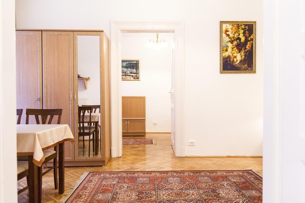 Authentic Budapest Apartment Δωμάτιο φωτογραφία
